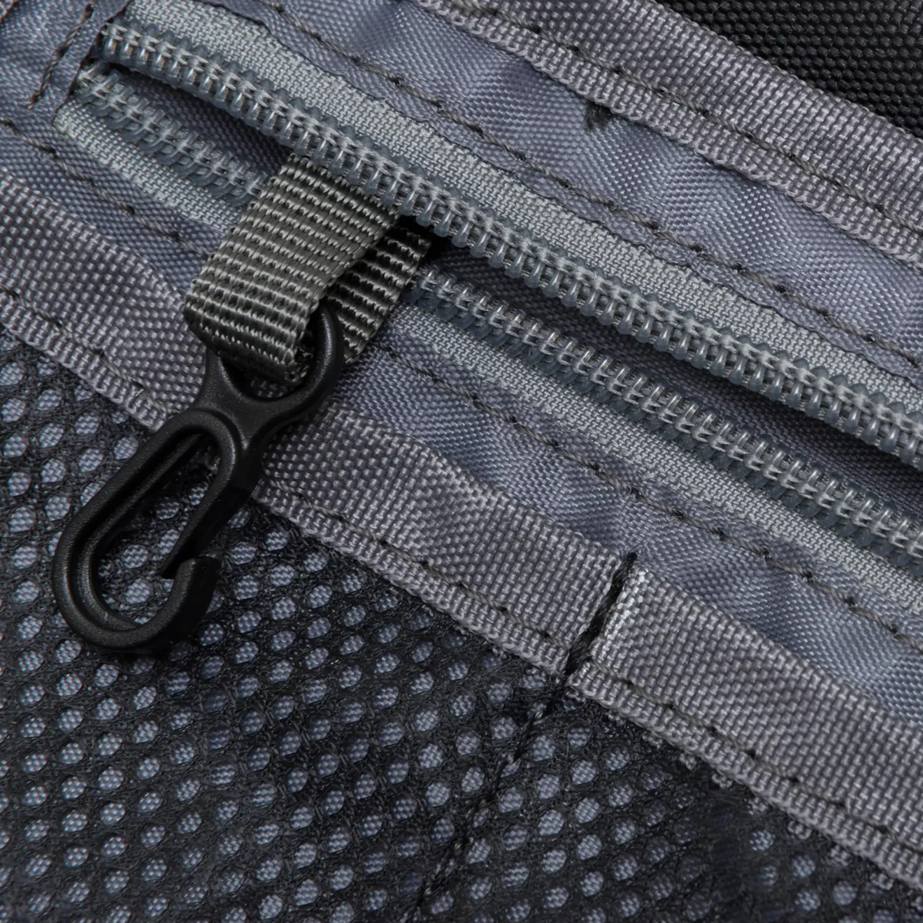Elliker Crossbody Bag 2L Black - Image 4